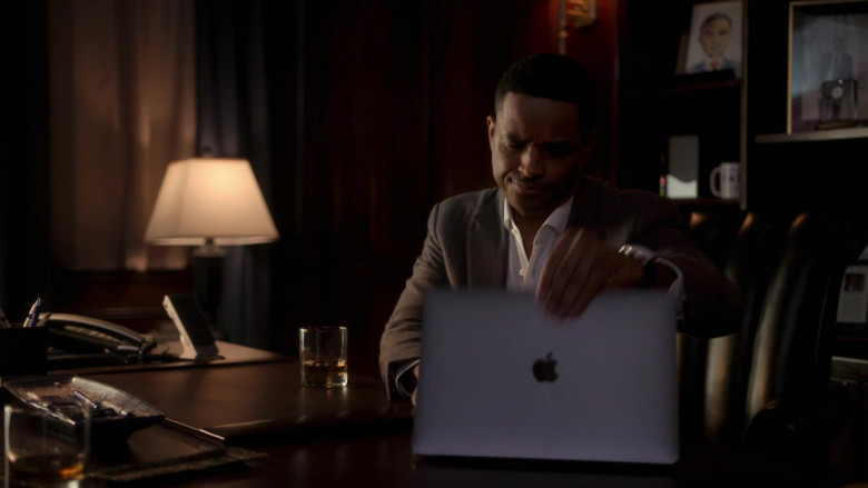 Apple MacBook Laptop in Power Book II Ghost S02E02 Selfless Acts (2021)