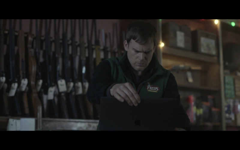 Apple MacBook Pro Laptop of Michael C. Hall in Dexter New Blood S01E01 Cold Snap (2021)