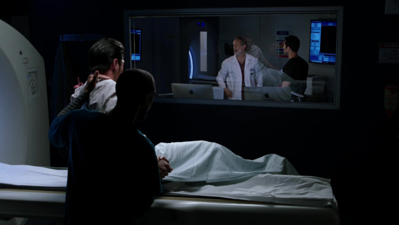 Apple iMac Computers in Chicago Med S07E08 Just as a Snake Sheds Its Skin (2)