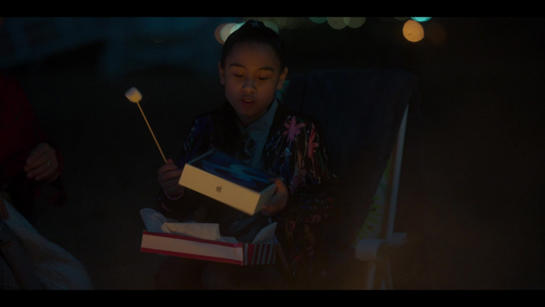 Apple iPad Air Tablet Held by Bianca Melgar as Nayeli Morales in Gentefied S02E08 (1)