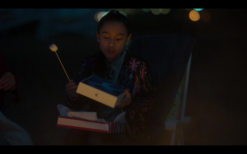 Apple iPad Air Tablet Held by Bianca Melgar as Nayeli Morales in Gentefied S02E08 (1)