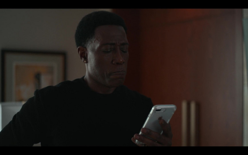 Apple iPhone Phone Held by Wesley Snipes as Carlton in True Story S01E02 Chapter 2 Greek Takeout (2021)