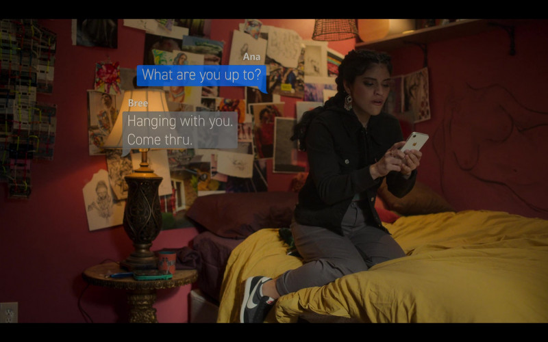 Apple iPhone Smartphone Used by Karrie Martin as Ana Morales in Gentefied S02E04 Send Me A Sign (2021)