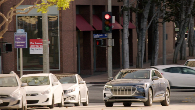 Audi E-Tron Sportback SUV Driven by Larry David in Curb Your Enthusiasm S11E04 TV Show 2021 (4)