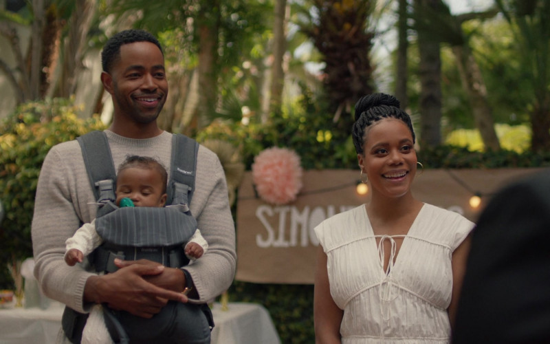 BabyBjorn Baby Carrier in Insecure S05E03 "Pressure, Okay?!" (2021)