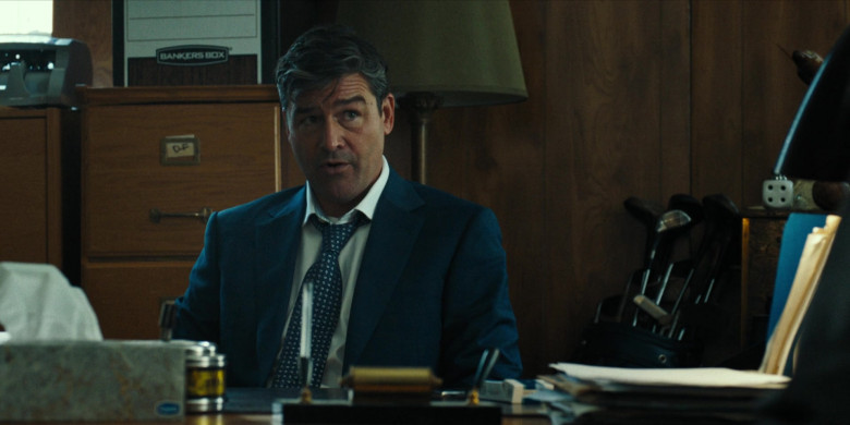 Bankers Box of Kyle Chandler as Mitch McLusky in Mayor of Kingstown S01E01 The Mayor of Kingstown (2021)