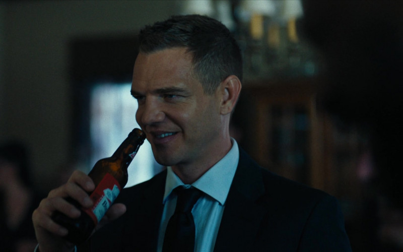 Budweiser Beer Enjoyed by Actor in Mayor of Kingstown S01E02 The End Begins (2021)