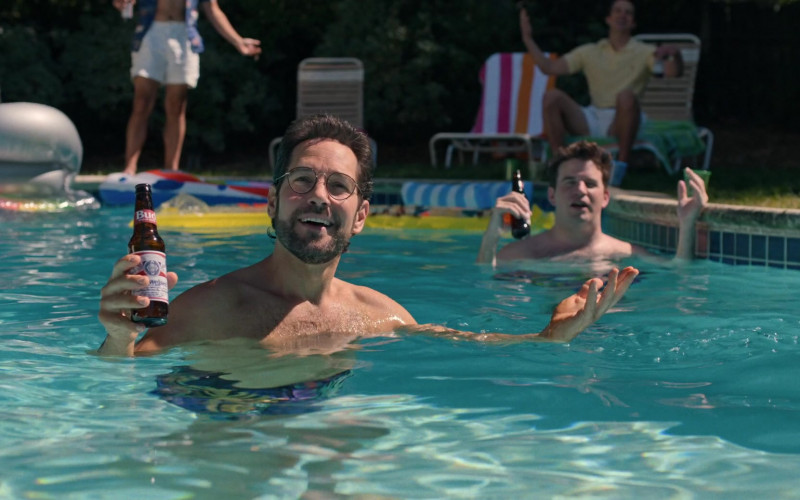 Budweiser Beer Enjoyed by Paul Rudd as Ike in The Shrink Next Door S01E05 The Family Tree (2021)