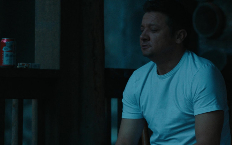 Budweiser Beer Can of Jeremy Renner as Mike McLusky in Mayor of Kingstown S01E01 "The Mayor of Kingstown" (2021)