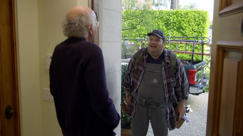 Carhartt Men’s Bib Overalls in Curb Your Enthusiasm S11E06 Man Fights Tiny Woman (2021)
