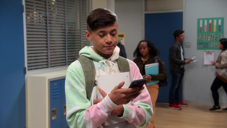 Champion Tie-Dye Hoodie of Adrian Matthew Escalona as Miles Mendelson in Head of the Class S01E01 Pilot (2021)