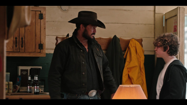 Coors Banquet Beer Cans and Coors Light Bottles in Yellowstone S04E02 Phantom Pain (2021)