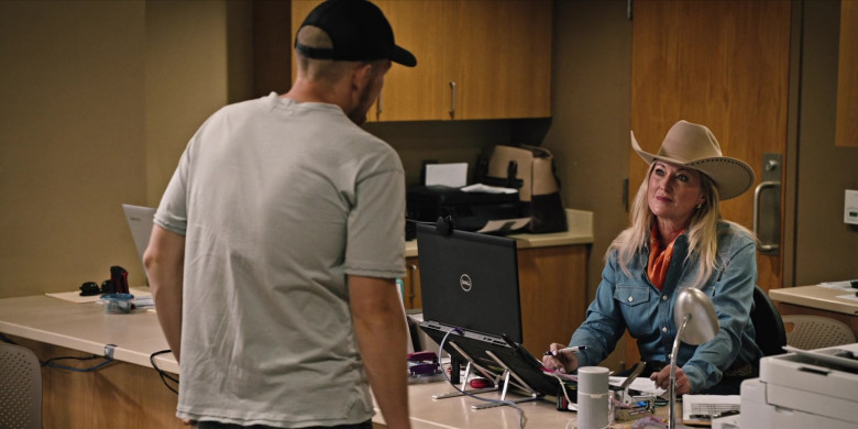 Dell Laptop Computer in Yellowstone S04E04 Winning or Learning (1)