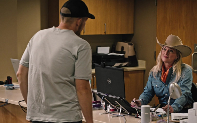Dell Laptop Computer in Yellowstone S04E04 Winning or Learning (1)