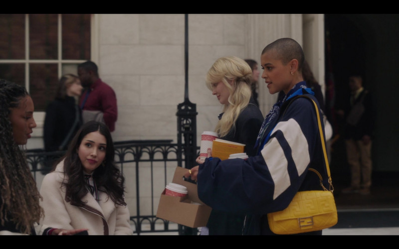 Fendi Yellow Leather Shoulder Bag of Jordan Alexander as Julien Calloway in Gossip Girl S01E08 Posts on a Scandal (2021)