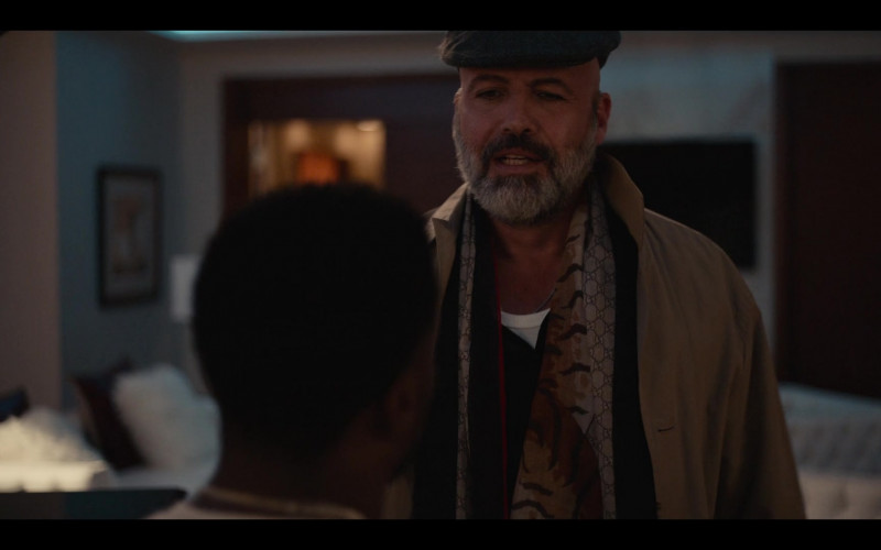 Gucci Men's Scarf of Billy Zane as Ari in True Story S01E01 Chapter 1 The King of Comedy (2021)