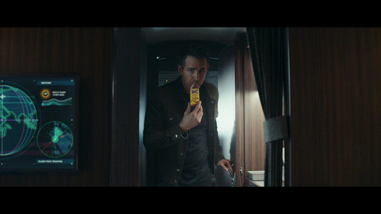 Hi-C Juice Enjoyed by Ryan Reynolds as Nolan Booth in Red Notice (2021)