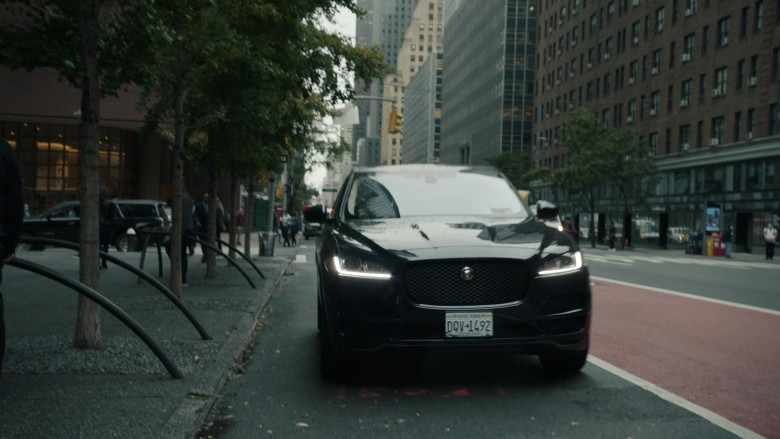 Jaguar F-Pace SUV of Queen Latifah as Robyn McCall in The Equalizer S02E06 Shooter (2021)