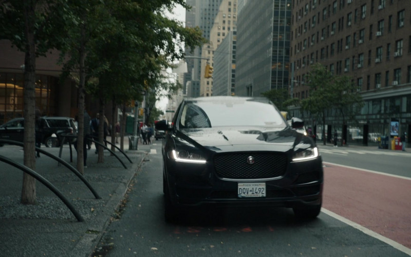 Jaguar F-Pace SUV of Queen Latifah as Robyn McCall in The Equalizer S02E06 Shooter (2021)
