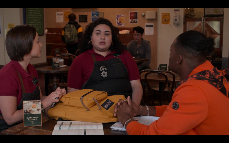 JanSport Yellow Backpack in The Sex Lives of College Girls S01E05 That Comment Tho (2021)