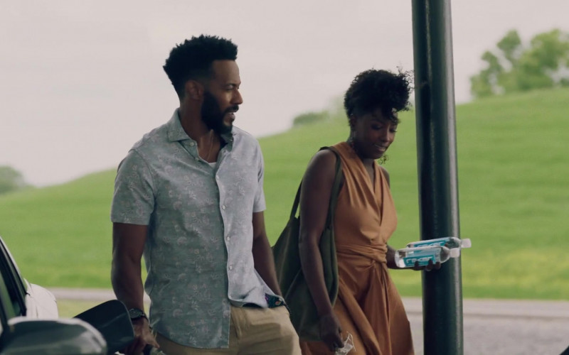 LEVEL Ultra-Purified Water+ in Queen Sugar S06E08 "All Those Brothers and Sisters" (2021)