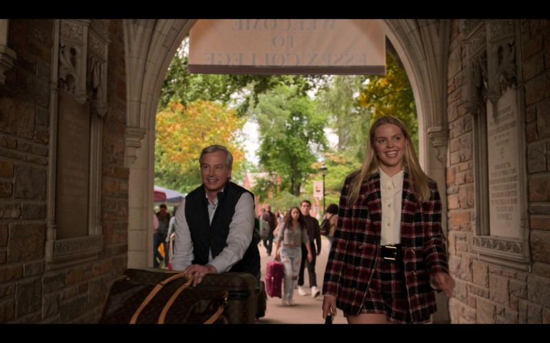 Louis Vuitton Luggage in The Sex Lives of College Girls S01E01 Welcome to Essex (1)