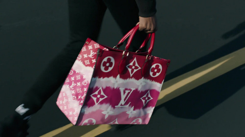 Louis Vuitton Red Handbag in Hightown S02E03 Fresh as a Daisy (2021)