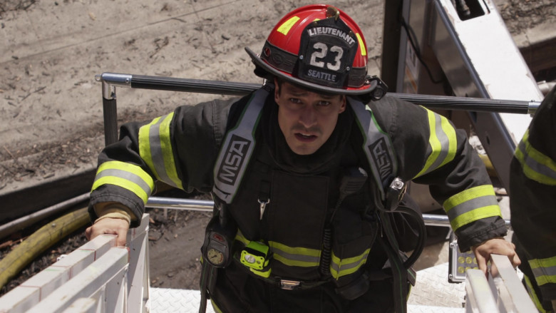 MSA Self Contained Breathing Apparatus in Station 19 S05E05 Things We Lost in the Fire (4)