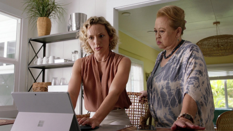 Microsoft Surface Tablet Computer Used by Perdita Weeks as Juliet Higgins in Magnum P.I. S04E07 A New Lease on Death (2)