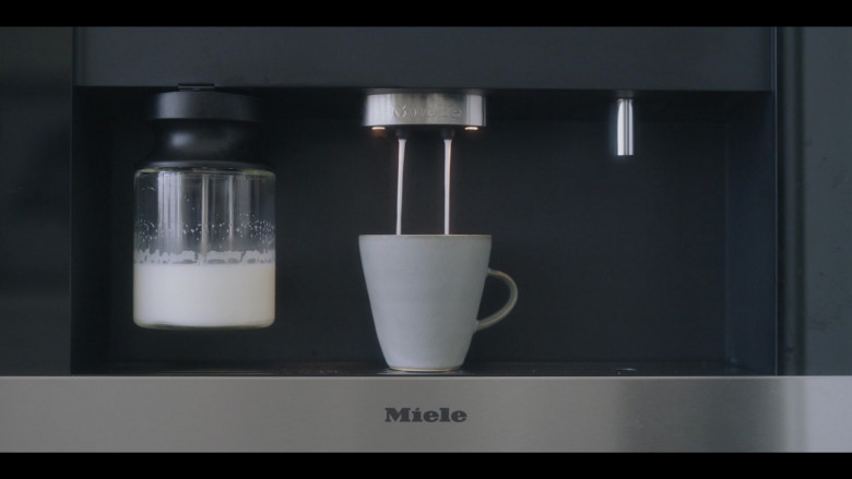 Miele Coffee Machine in Gossip Girl S01E08 Posts on a Scandal (2021)