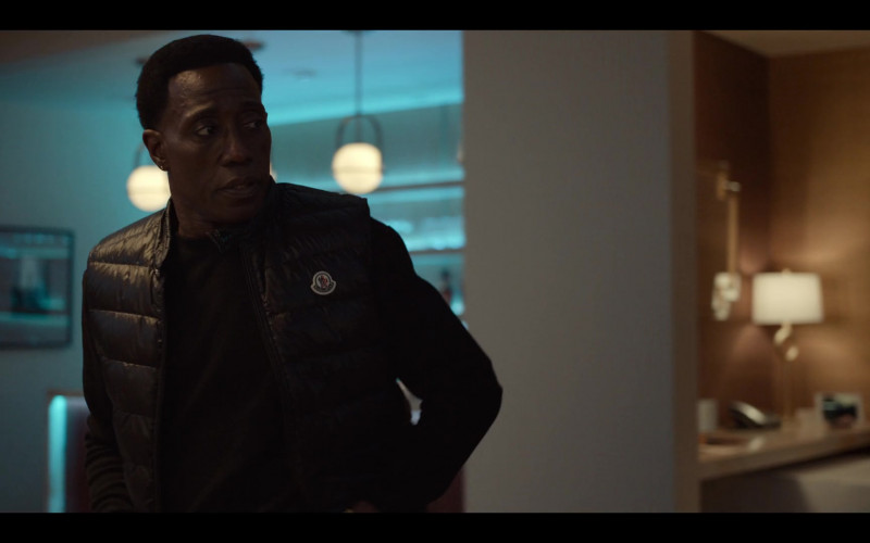 Moncler Puffer Vest of Wesley Snipes as Carlton in True Story S01E01 Chapter 1 The King of Comedy (1)