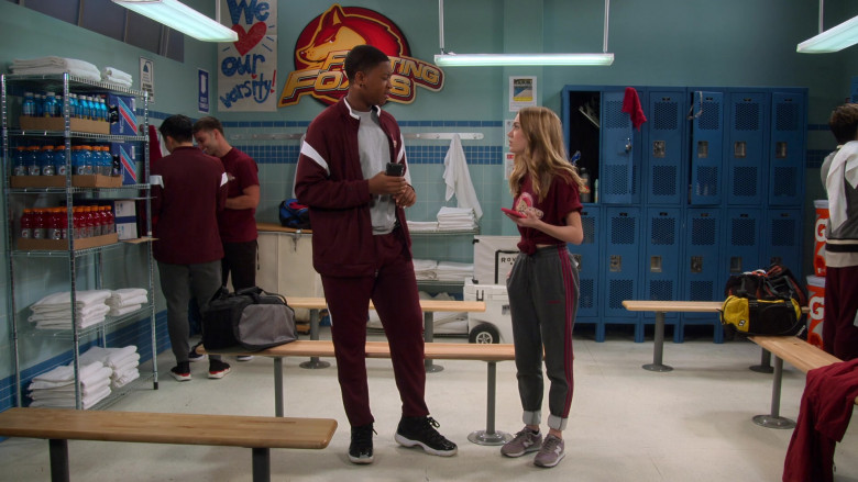 New Balance Sneakers of Katie Beth Hall as Sarah Watson in Head of the Class S01E01 Pilot (2021)