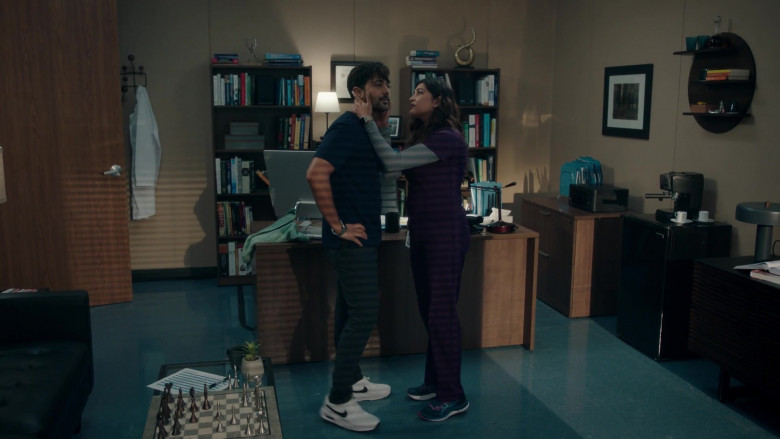 Nike Air Max Sneakers of Manish Dayal as Devon Pravesh in The Resident S05E06 Ask Your Doctor (1)