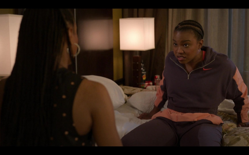Nike Cropped Hoodie of Renika Williams as Willow in The Sex Lives of College Girls S01E04 Kappa (2021)