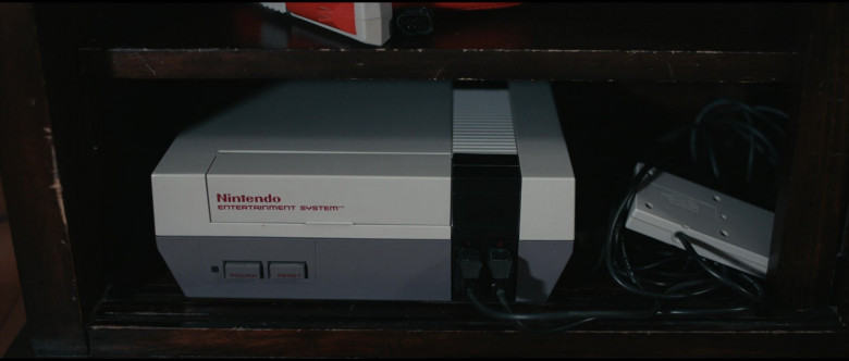 Nintendo Entertainment System (NES) (Consoles and Video Games) in 8-Bit Christmas Movie (3)