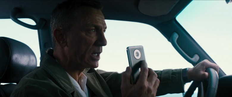 Nokia Android Smartphone of Daniel Craig as James Bond in No Time to Die (4)