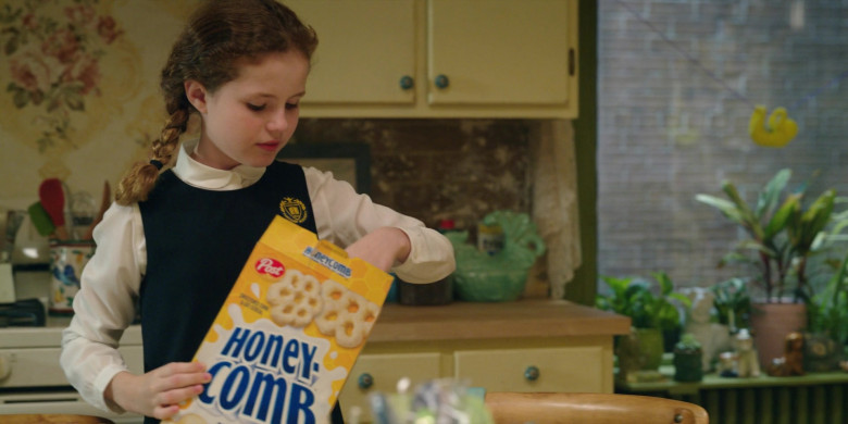 Post Honeycomb Cereal Enjoyed by Darby Camp as Emily Elizabeth Howard in Clifford the Big Red Dog Movie (1)