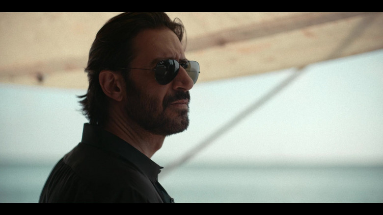 Ray-Ban Men's Sunglasses of José María Yazpik as Amado Carrillo Fuentes in Narcos Mexico S03E07 La Voz (2021)