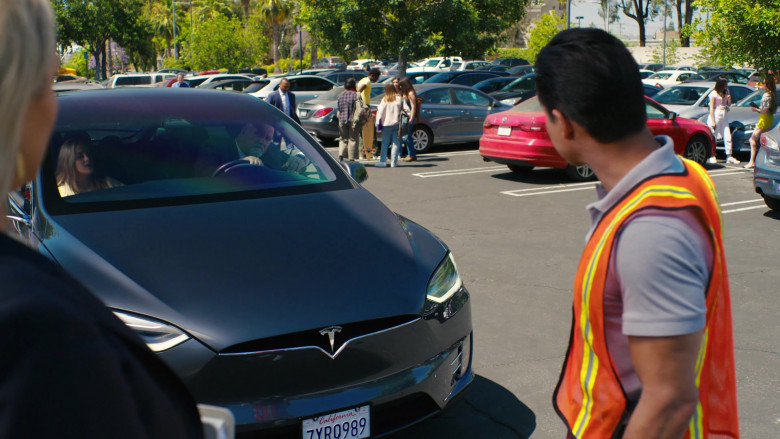 Tesla Model X Car in Saved by the Bell S02E01 The Last Year Dance (2021)