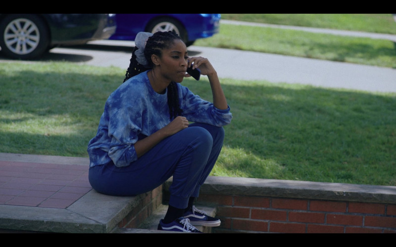 Vans Shoes of Jessica Williams as Mia Hines in Love Life S02E07 Suzanné Hayward & Leon Hines (2021)