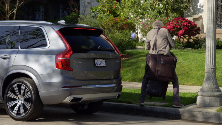 Volvo XC90 Car Driven by Jeff Garlin as Jeff Greene in Curb Your Enthusiasm S11E06 Man Fights Tiny Woman (3)