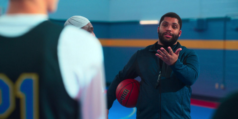 Wilson Basketball Held by O'Shea Jackson Jr. as Isaac ‘Ike' Edwards in Swagger S01E05 24-Hour Person (2021)