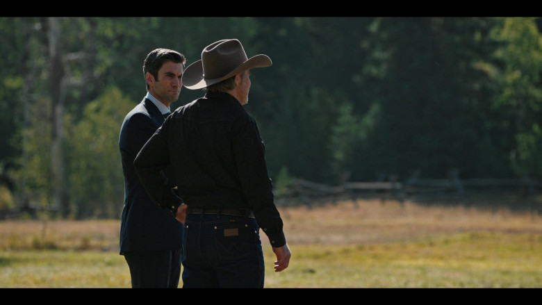 Wrangler Men’s Jeans Worn by Actor in Yellowstone S04E02 Phantom Pain (2021)