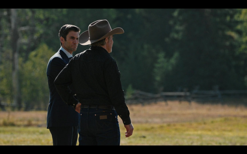 Wrangler Men’s Jeans Worn by Actor in Yellowstone S04E02 Phantom Pain (2021)