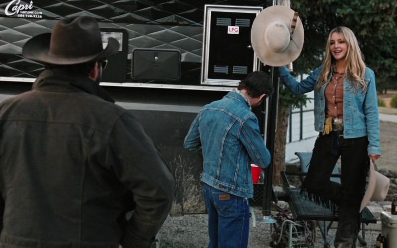 Wrangler Men’s Jeans in Yellowstone S04E03 Going Back to Cali (2021)
