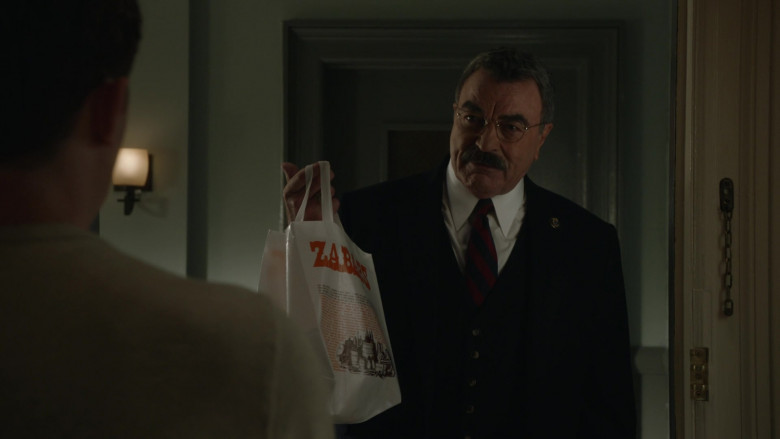 Zabar’s Grocery Store Shopping Bag Held by Tom Selleck as Frank Reagan in Blue Bloods S12E06 Be Smart or Be Dead (2021)