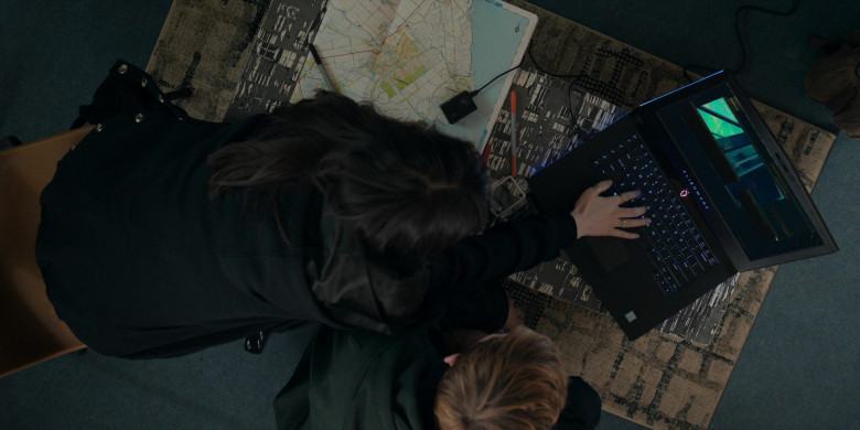 Alienware Gaming Laptop in Alex Rider S02E06 Heist (4)