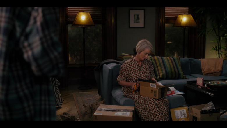 Amazon Marketplace Boxes of Cynthia Nixon as Miranda Hobbs in And Just Like That… S01E05 (3)
