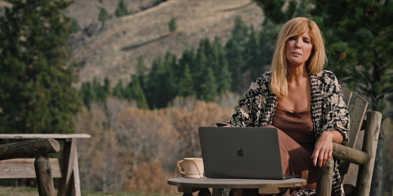 Apple MacBook Laptop Computer Used by Kelly Reilly as Beth Dutton in Yellowstone S04E07 Keep the Wolves Close (2021)
