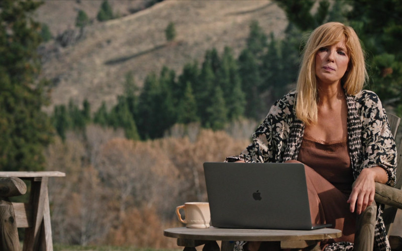 Apple MacBook Laptop Computer Used by Kelly Reilly as Beth Dutton in Yellowstone S04E07 Keep the Wolves Close (2021)